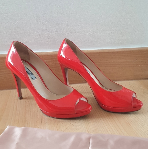 Prada Patent Leather Heels, 37.5 includes dustbag - Picture 1 of 6